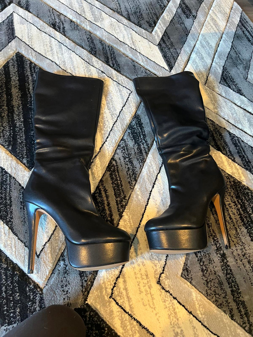 Black Platform High Heel Boots - Stylish and Bold! Comparable to US size 10/11