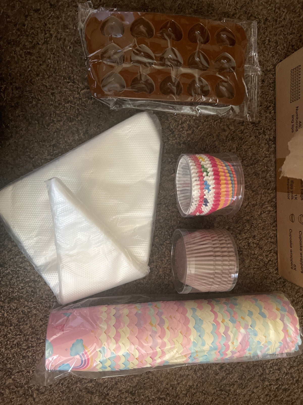 Baking and Cake Decorating Kit with Pans, Spatulas, Baking Paper, and Decorating