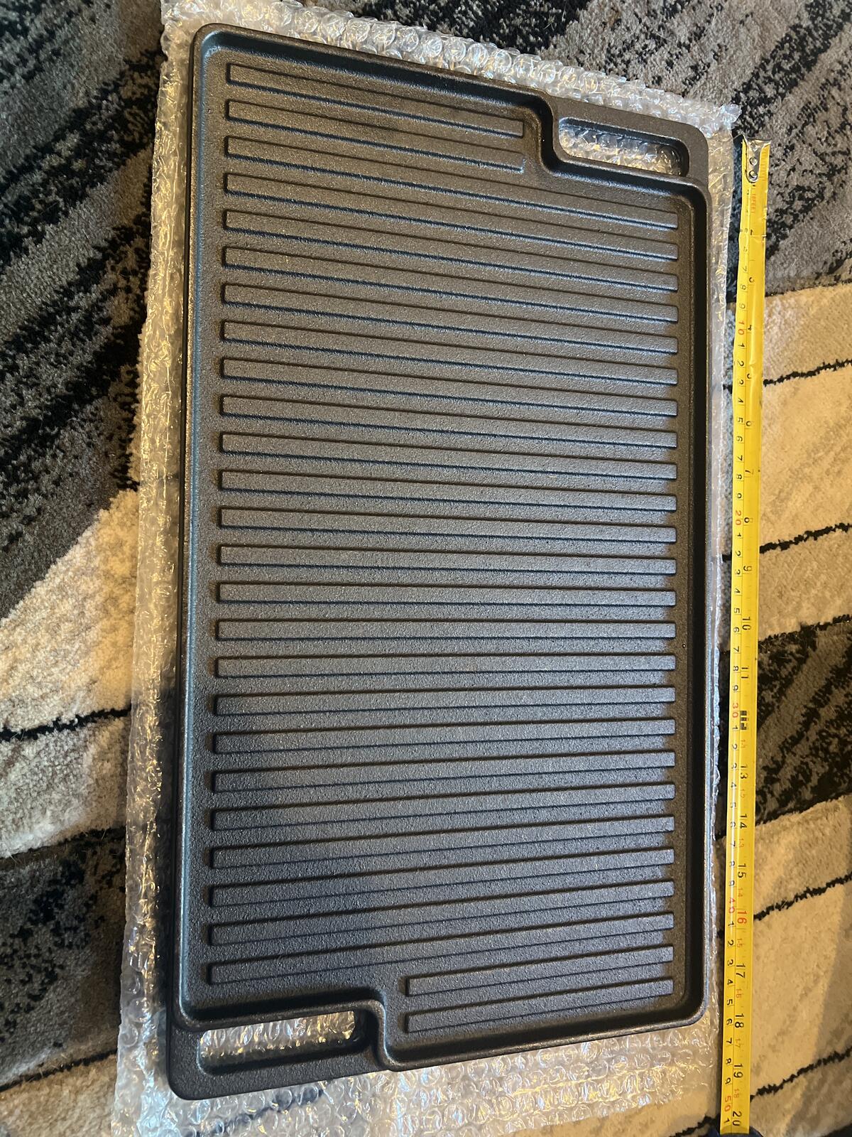 Cast Iron Reversible Grill Griddle with Silicone Heat Resistant Hand Mitts