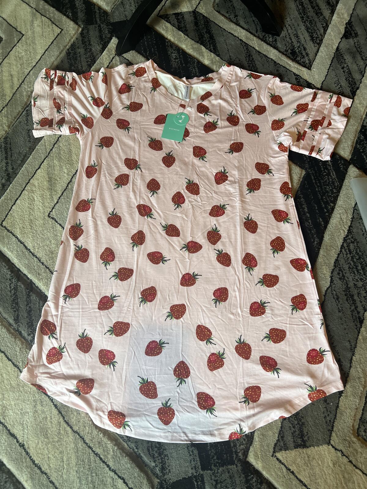 Mintreus Pink Strawberry Print Dress Pajamas Moo Moo Size Large