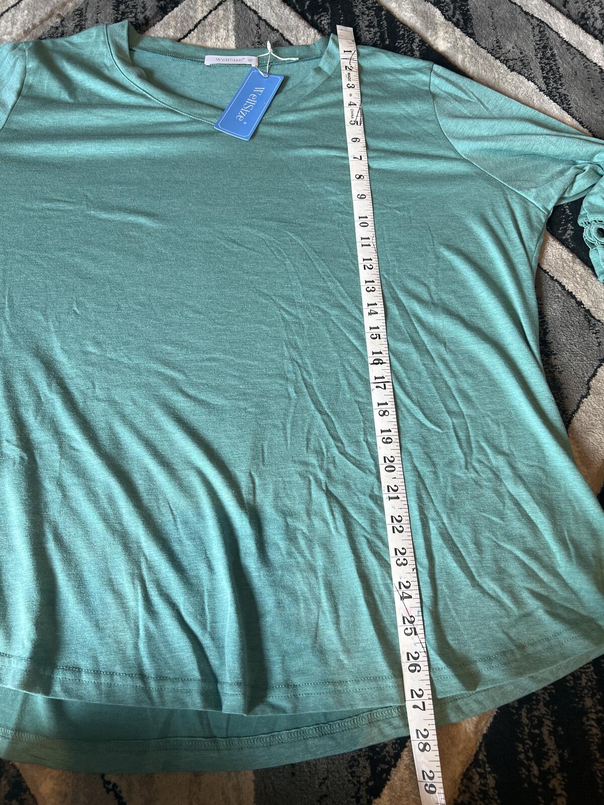 WellSize Women's 1X Mint Green V-Neck Top with Eyelet Sleeve Detail