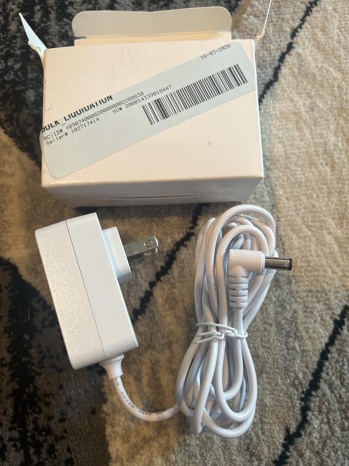 White Power Supply Adapter Charger with 5.0V Output
