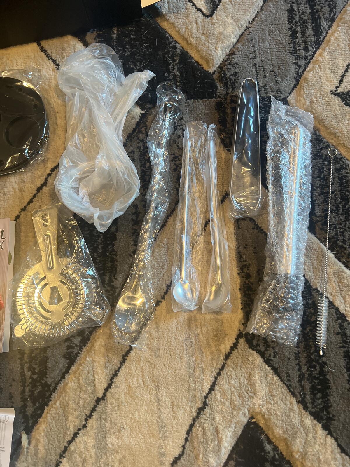 Complete Cocktail Shaker Set with Accessories and Acrylic Stand