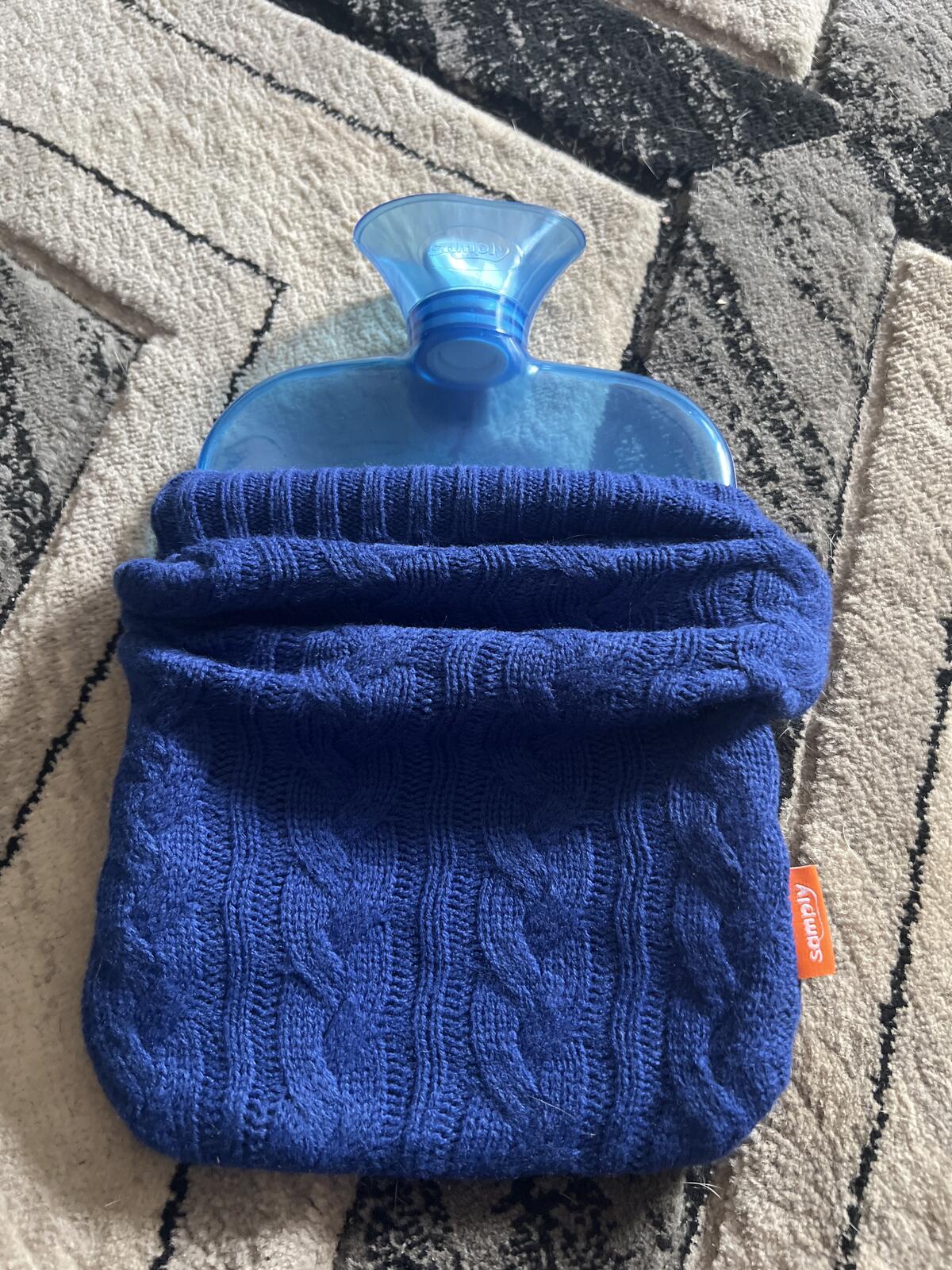 Samply Hot Water Bottle with Blue Knotted Cover