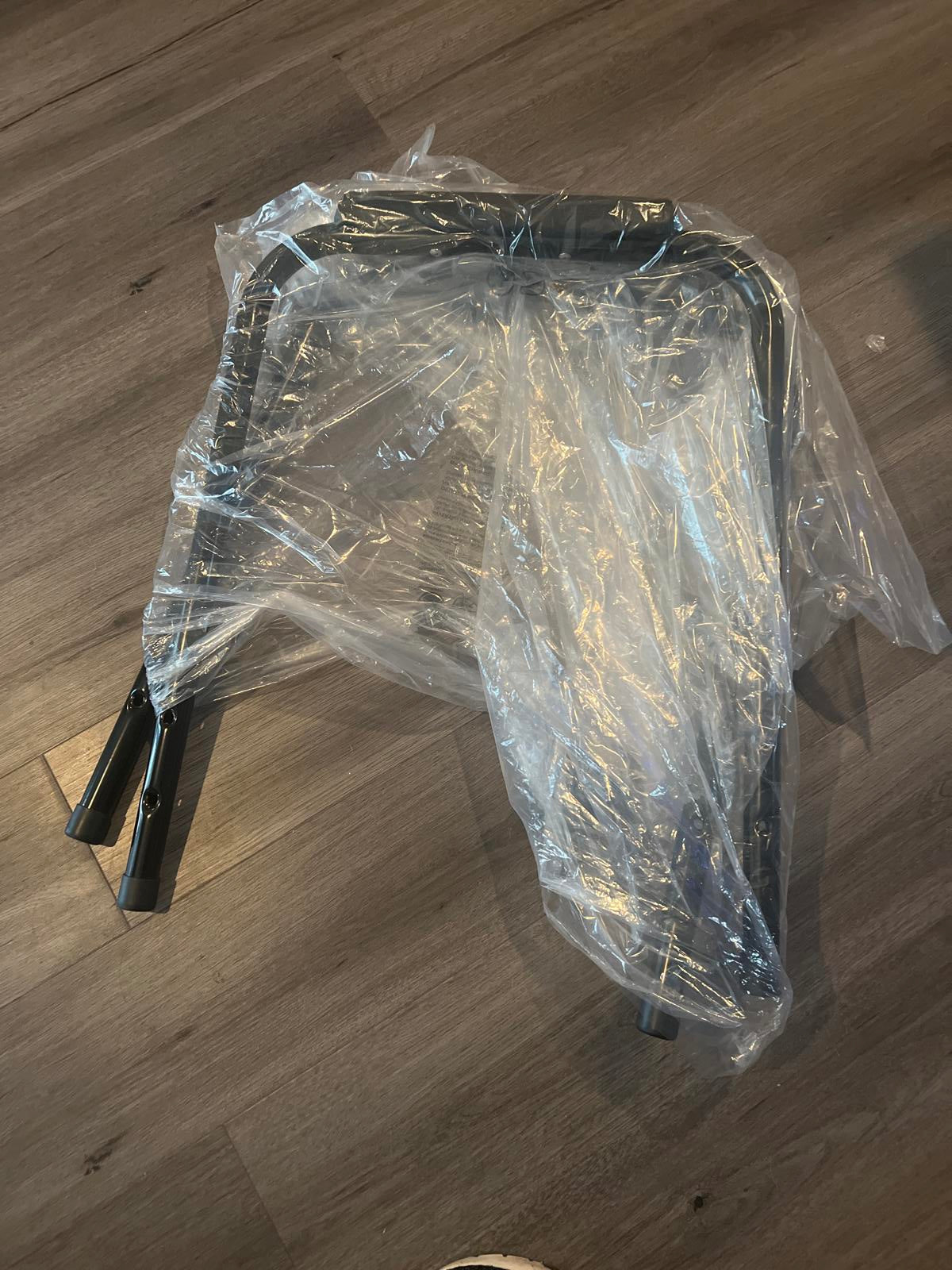 OmySalon Adjustable Shampoo Chair - Black legs/armrests